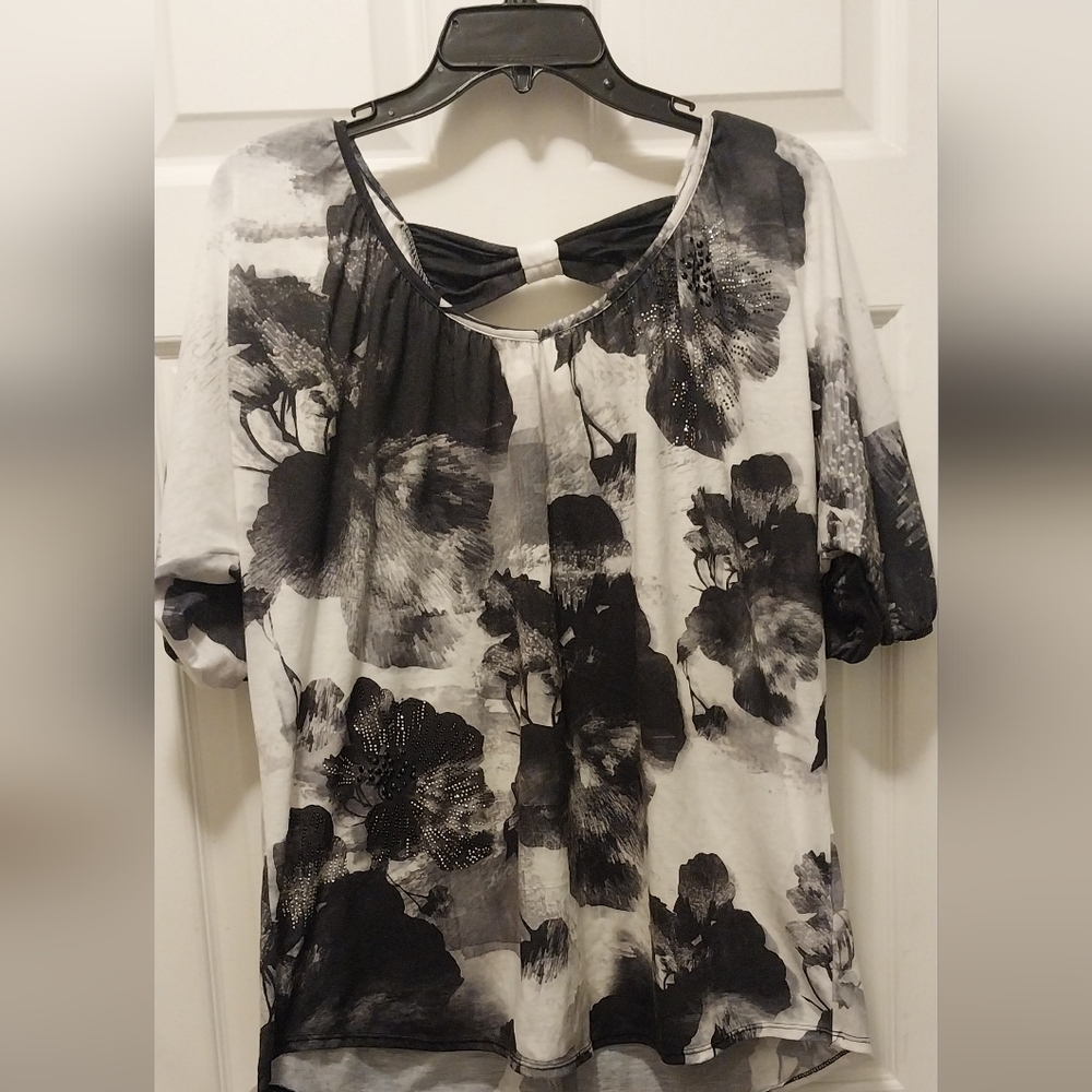B.L.E.U shirt XL